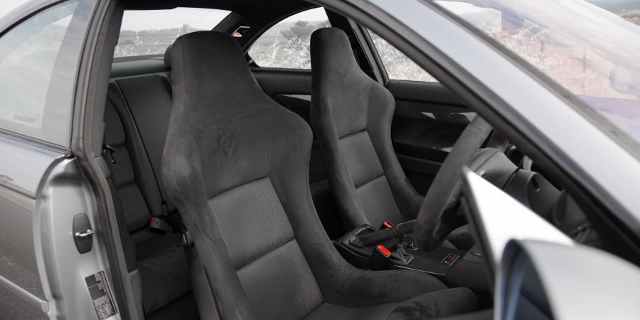 Интерьер BMW M3 CSL Coupe 2003 года  (AU) (фото 9 из 11)